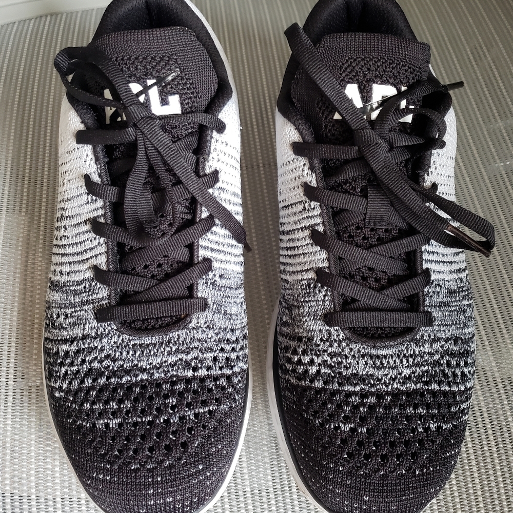 APL sneakers unisex